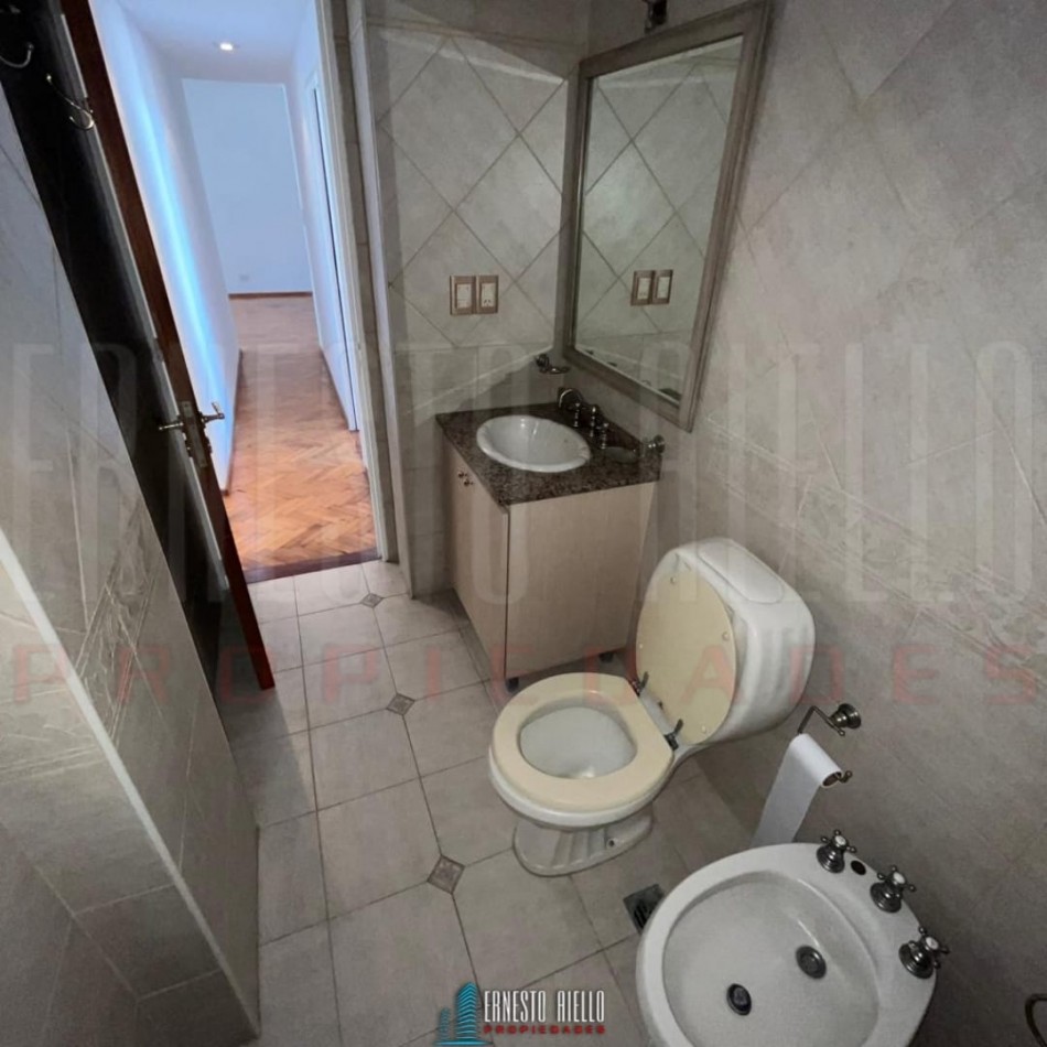 VENTA DPTO 3 AMBIENTES CON DEPENDENCIA DE SERVICIO. QUILMES CENTRO