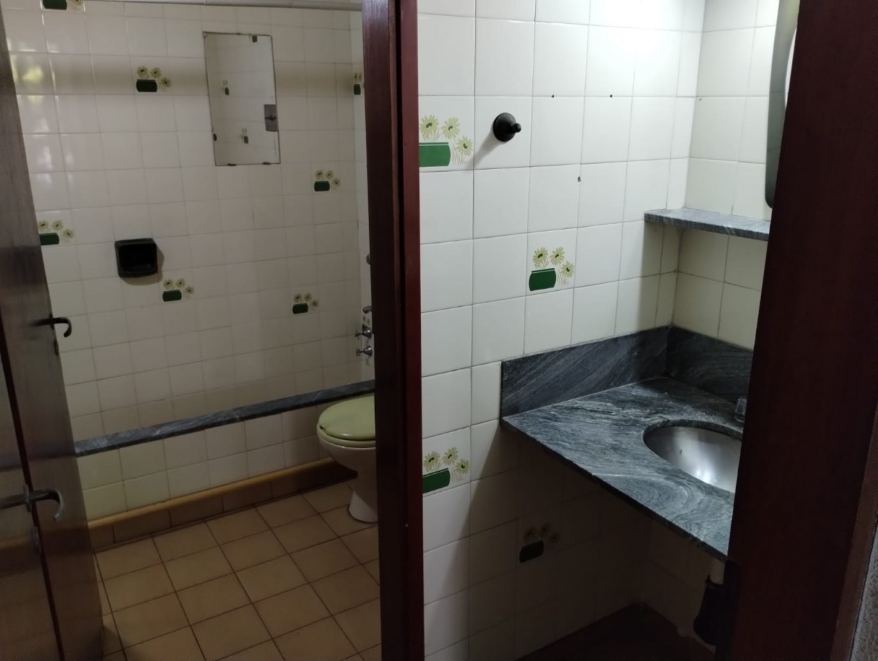 VENTA CASA 5 MBIENTES USO PROFESIONAL, QUILMES.