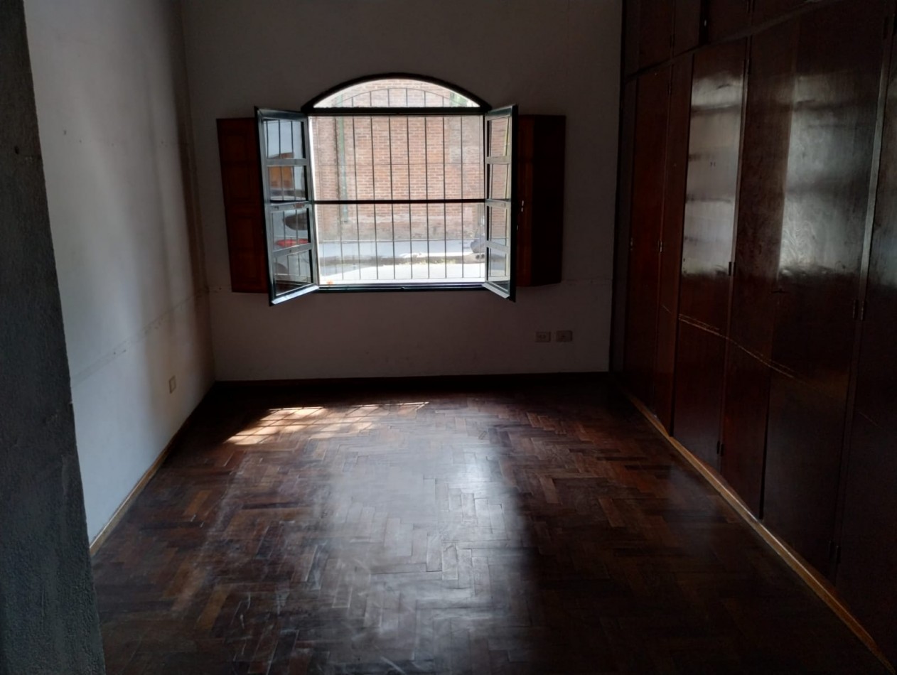VENTA CASA 5 MBIENTES USO PROFESIONAL, QUILMES.