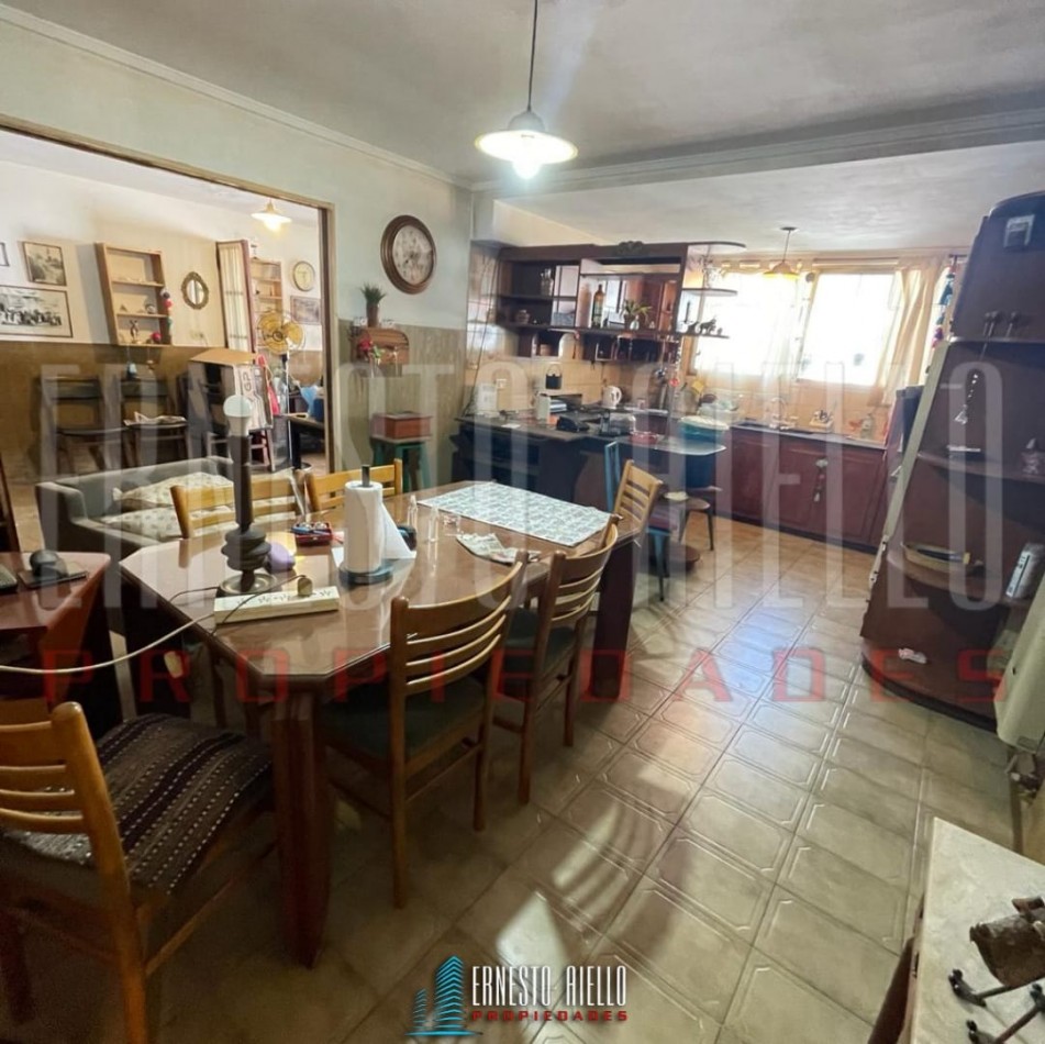 VENTA CHALET 3 AMBIENTES CON GARAGE, QUILMES OESTE. ¡IDEAL INVERSOR!