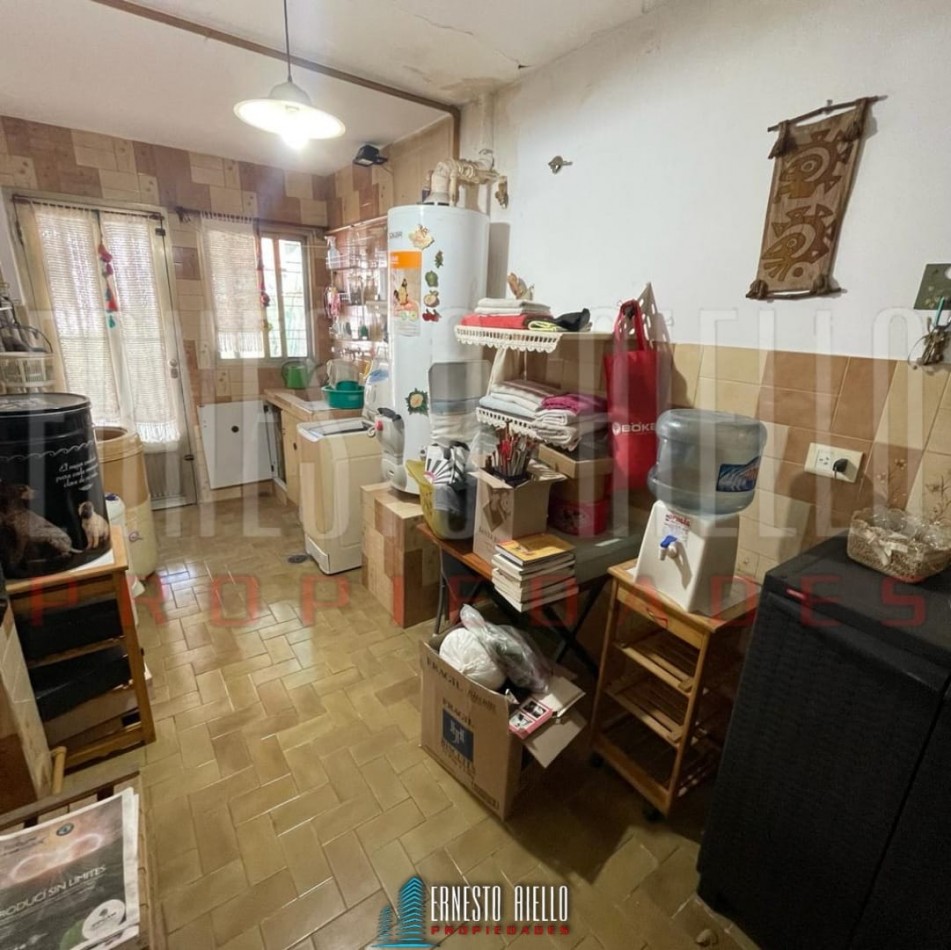 VENTA CHALET 3 AMBIENTES CON GARAGE, QUILMES OESTE. ¡IDEAL INVERSOR!