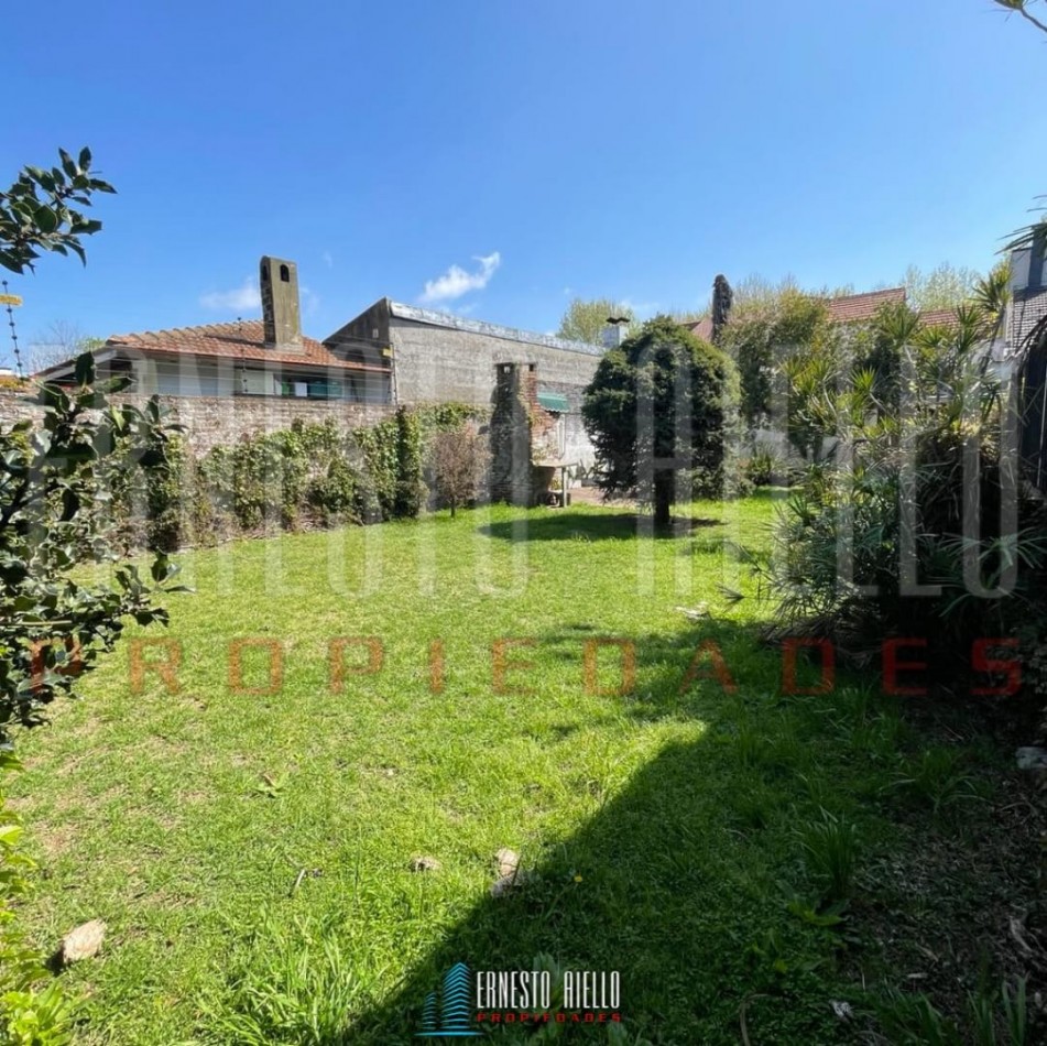 VENTA CHALET 3 AMBIENTES CON GARAGE, QUILMES OESTE. ¡IDEAL INVERSOR!