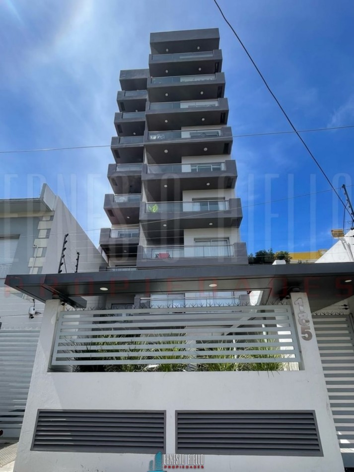 VENTA DEPARTAMENTO 2 AMBIENTES CON BALCON Y COCHERA, BERNAL. 