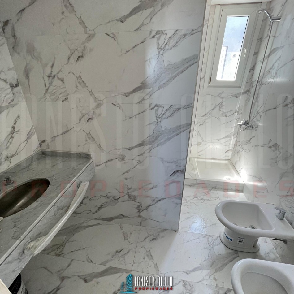 VENTA DEPARTAMENTO 3 AMBIENTES A ESTRENAR CON BALCON CORRIDO AL FRENTE, BERAZATEGUI. 