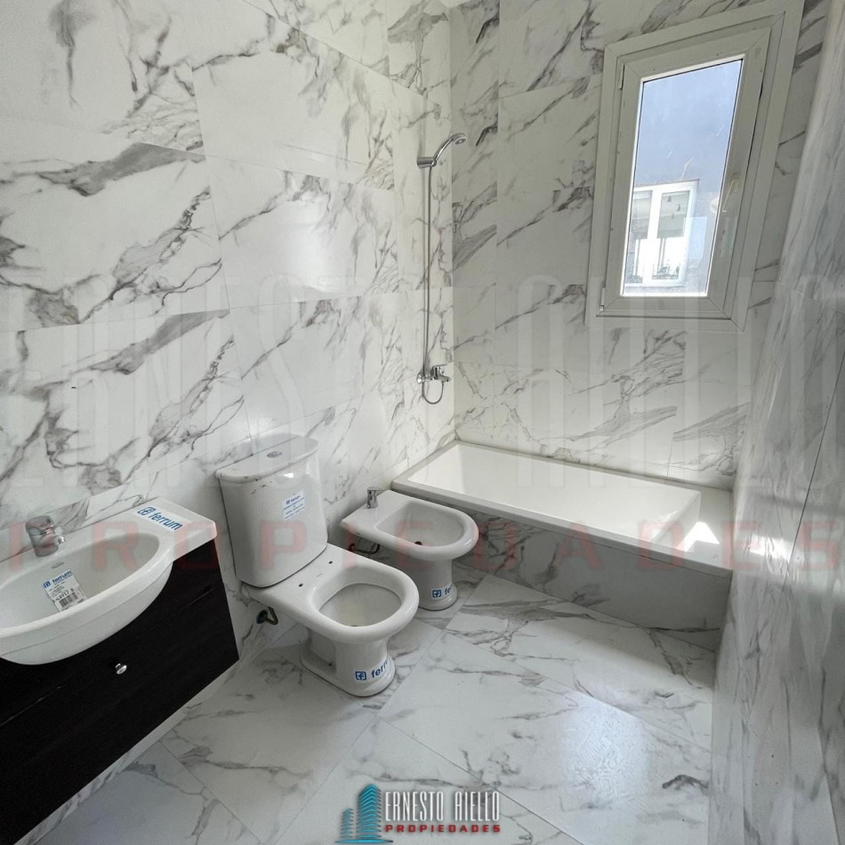 VENTA DEPARTAMENTO 3 AMBIENTES A ESTRENAR CON BALCON CORRIDO AL FRENTE, BERAZATEGUI. 