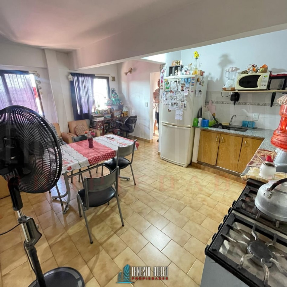 VENTA GALPON + DEPTO 3 AMBIENTES CON TERRAZA EN PLANTA ALTA.