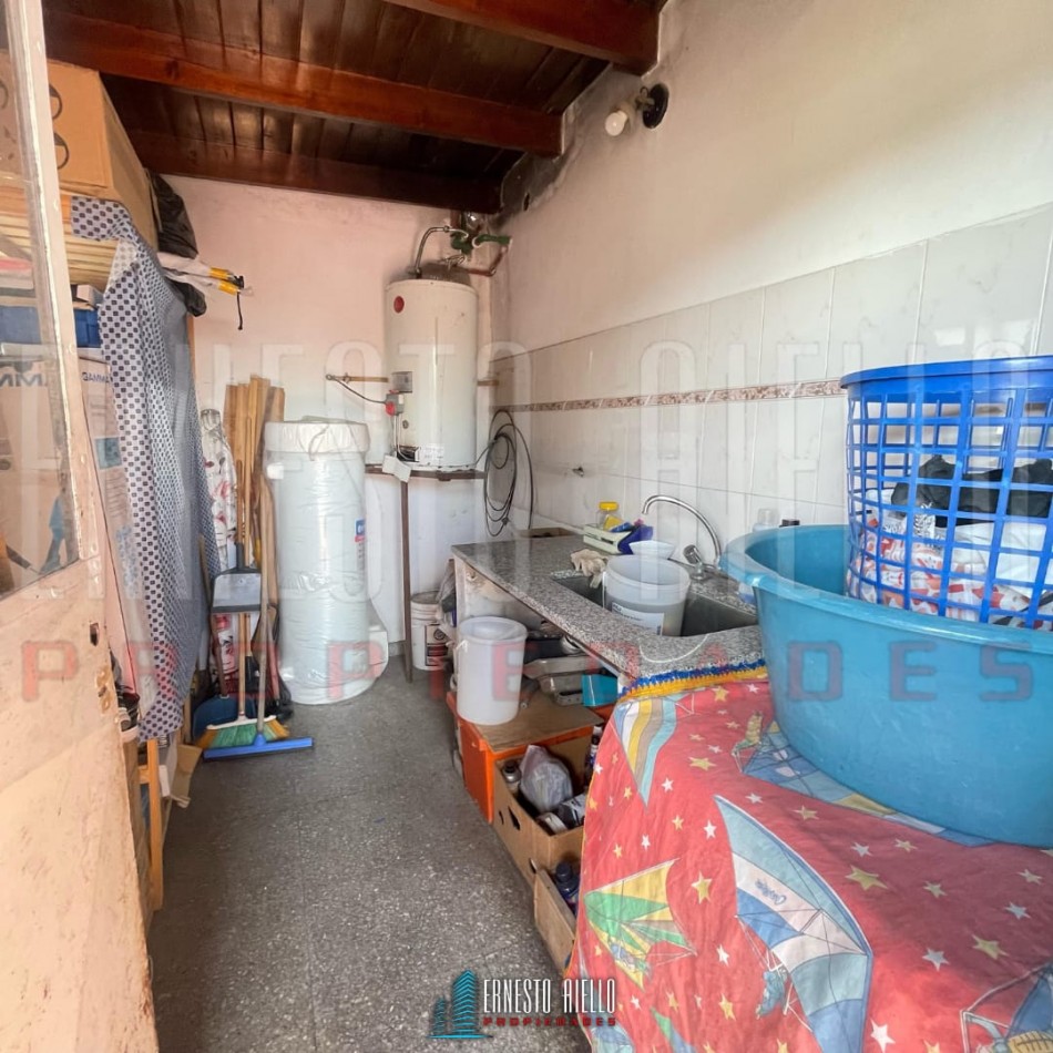 VENTA GALPON + DEPTO 3 AMBIENTES CON TERRAZA EN PLANTA ALTA.