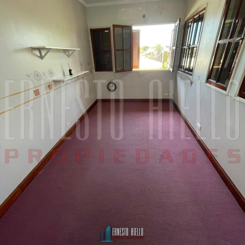 VENTA CASA 3 AMBIENTES COCHERA PATIO Y ENTRADA PARA AUTO, EZPELETA.