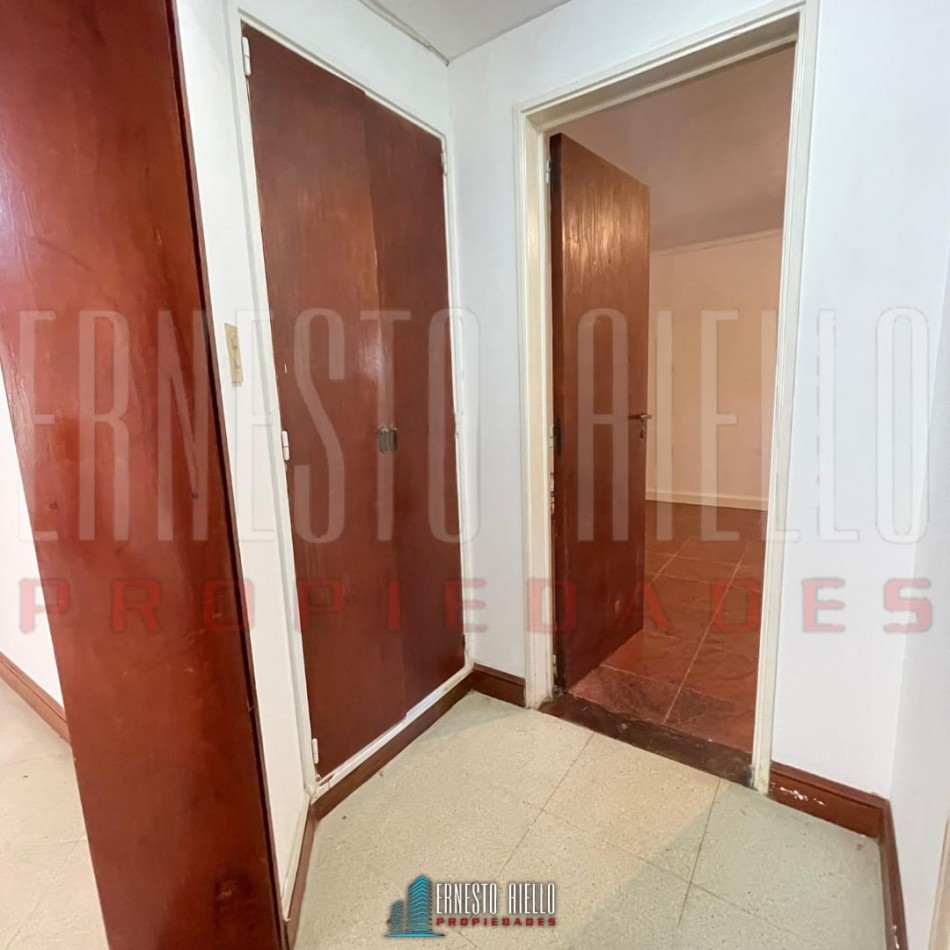 VENTA CASA 3 AMBIENTES COCHERA PATIO Y ENTRADA PARA AUTO, EZPELETA.