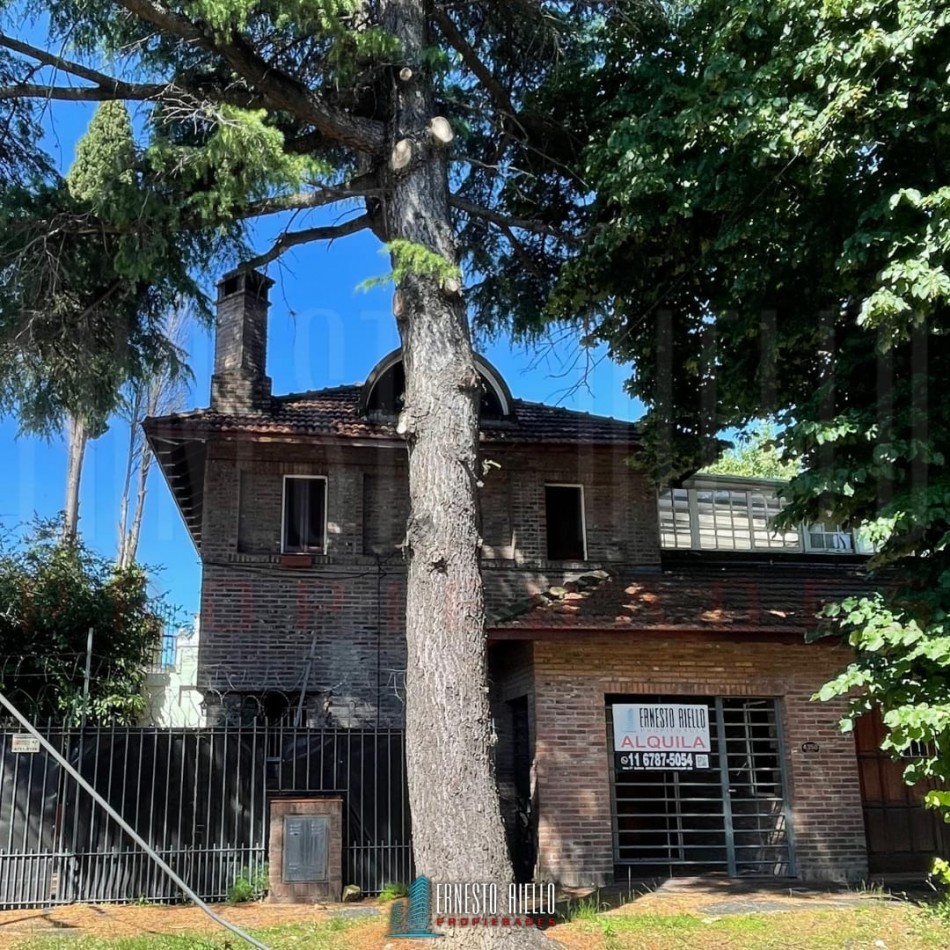 VENTA CASA 3 AMBIENTES COCHERA PATIO Y ENTRADA PARA AUTO, EZPELETA.