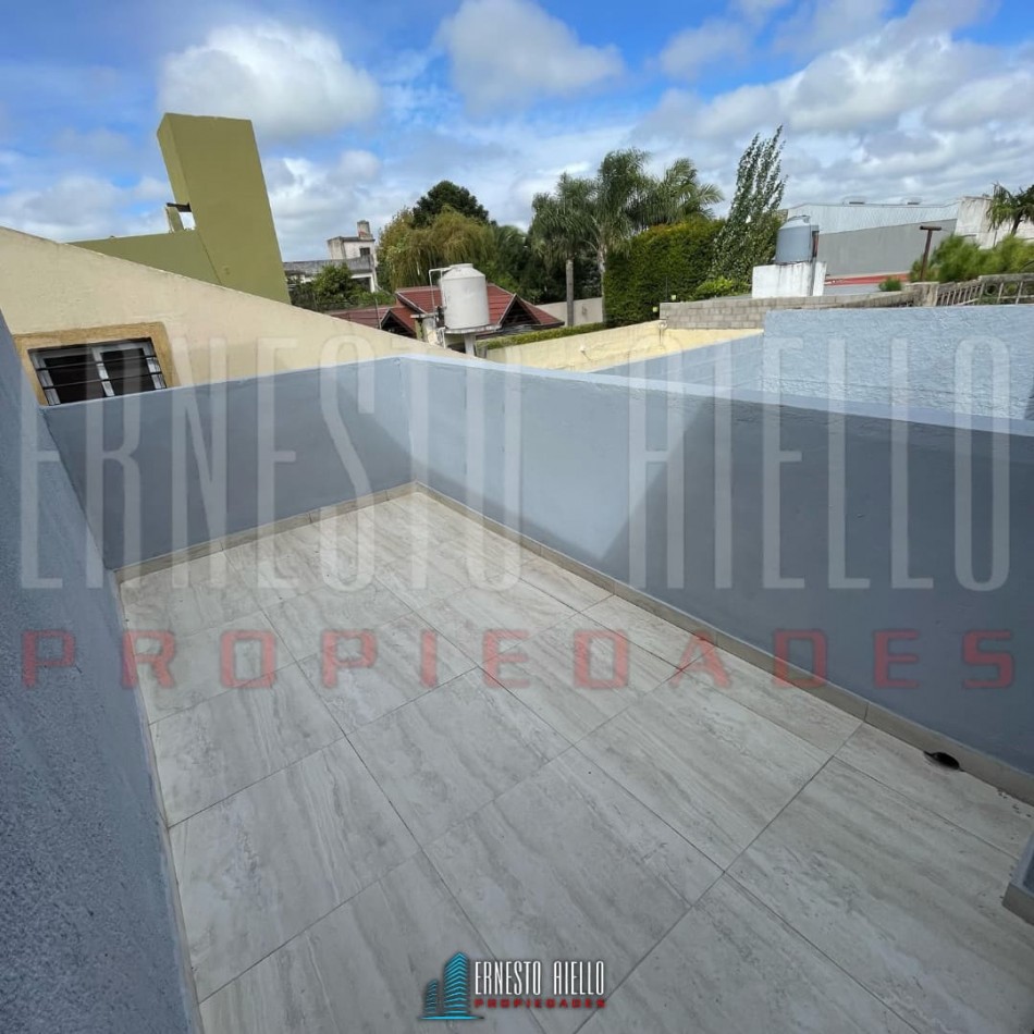 VENTA CASA A ESTRENAR DE 4 AMBIENTES CON PATIO Y TERRAZA.