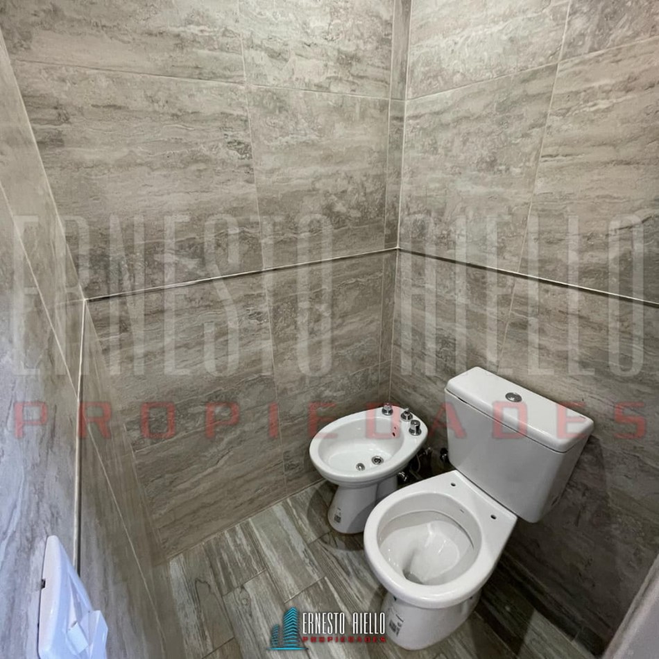 VENTA CASA A ESTRENAR DE 4 AMBIENTES CON PATIO Y TERRAZA.