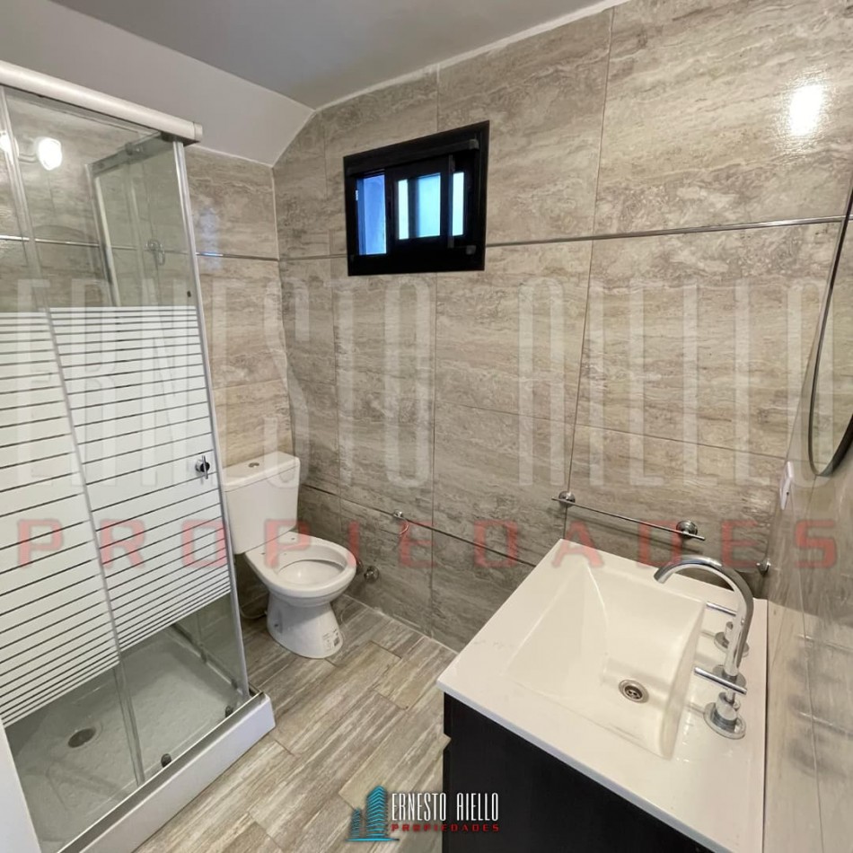 VENTA CASA A ESTRENAR DE 4 AMBIENTES CON PATIO Y TERRAZA.