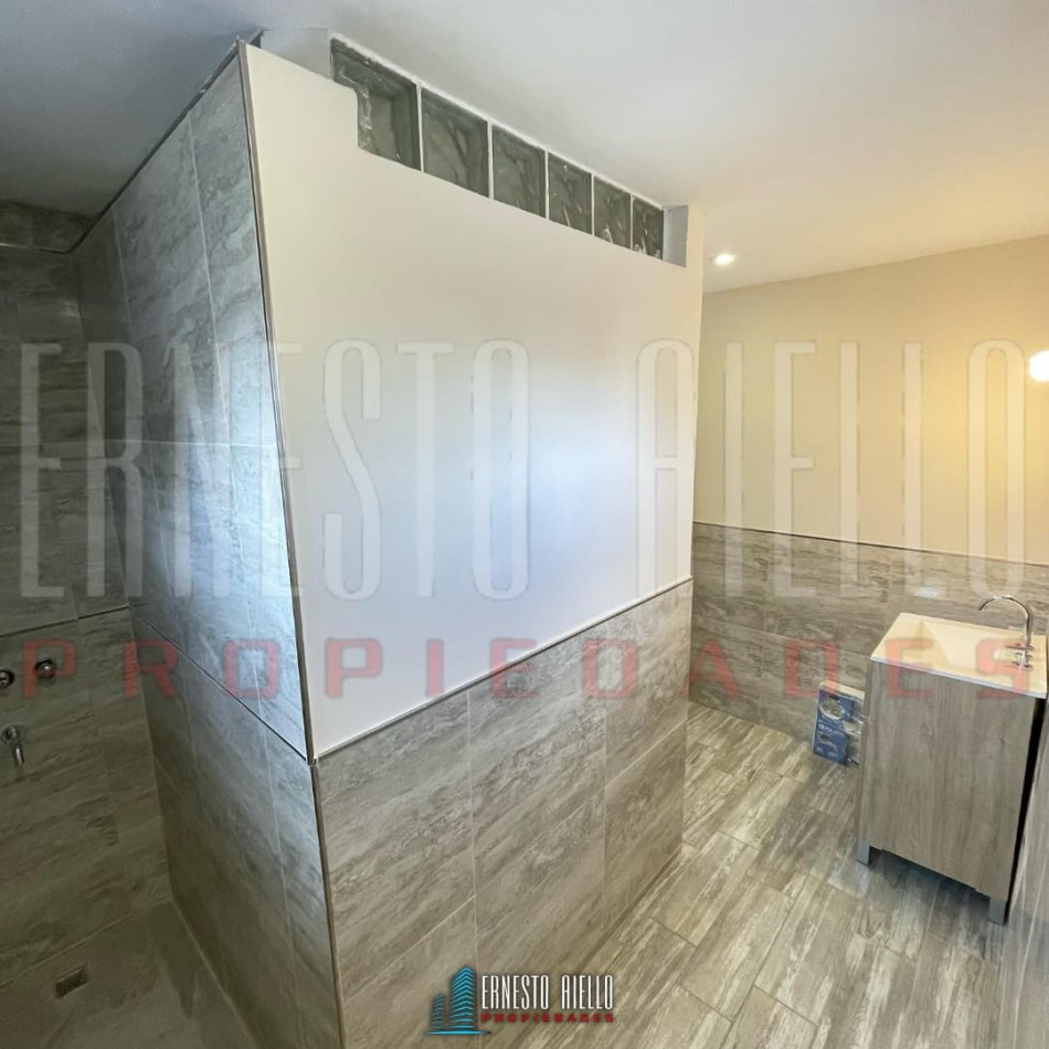 VENTA CASA A ESTRENAR DE 4 AMBIENTES CON PATIO Y TERRAZA.