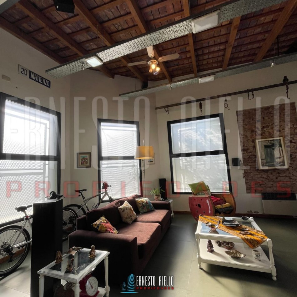 EXCELENTE PH DE 4 AMBIENTES CON PATIO, TERRAZA Y COCHERA PARA 3 AUTOS, QUILMES.