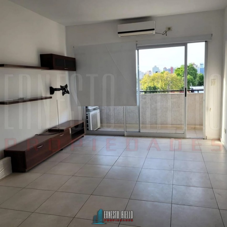 VENTA DEPARTAMENTO 2 AMBIENTES CON BALCON Y COCHERA, QUILMES CENTRO.