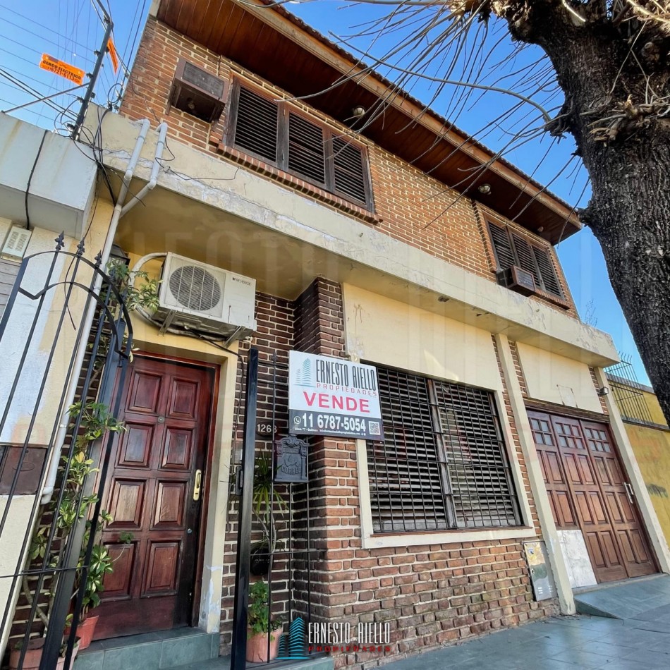 VENTA CASA 3 AMBIENTES CON GARAGE Y TERRAZA, QUILMES.
