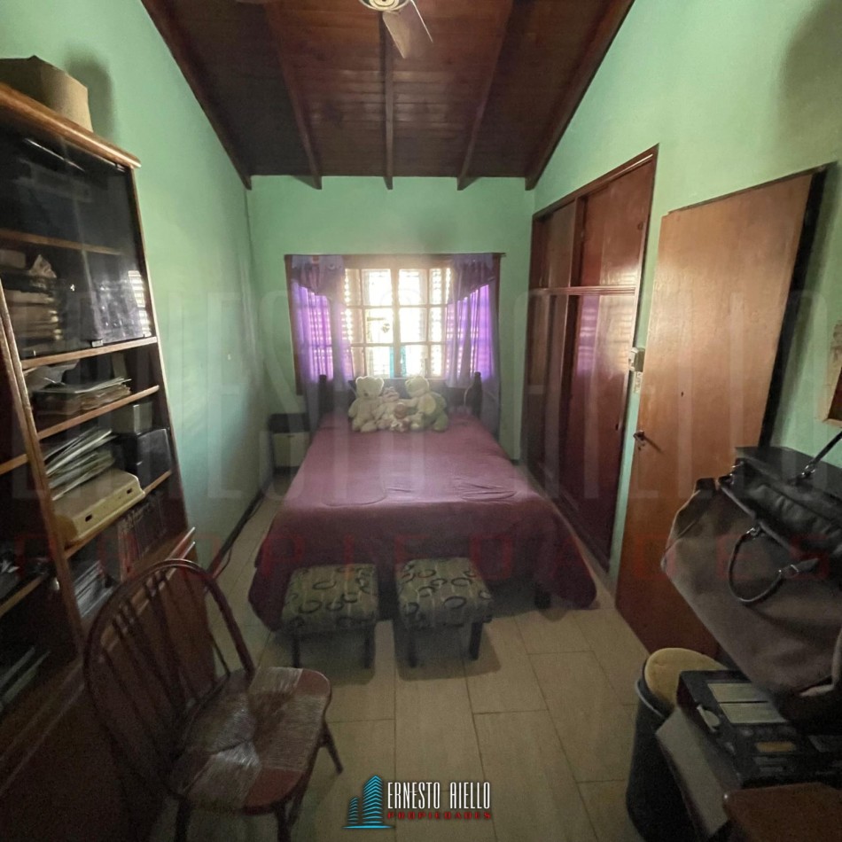 VENTA CASA 3 AMBIENTES CON GARAGE Y TERRAZA, QUILMES.