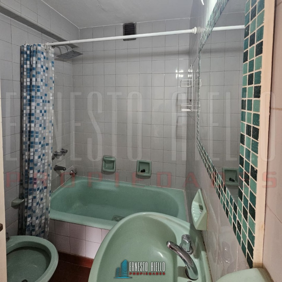 VENTA DEPARTAMENTO 2 AMBIENTES CON BALCON, QUILMES CENTRO.