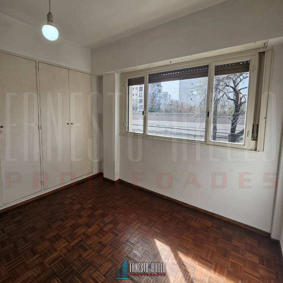 VENTA DEPARTAMENTO 2 AMBIENTES CON BALCON, QUILMES CENTRO.