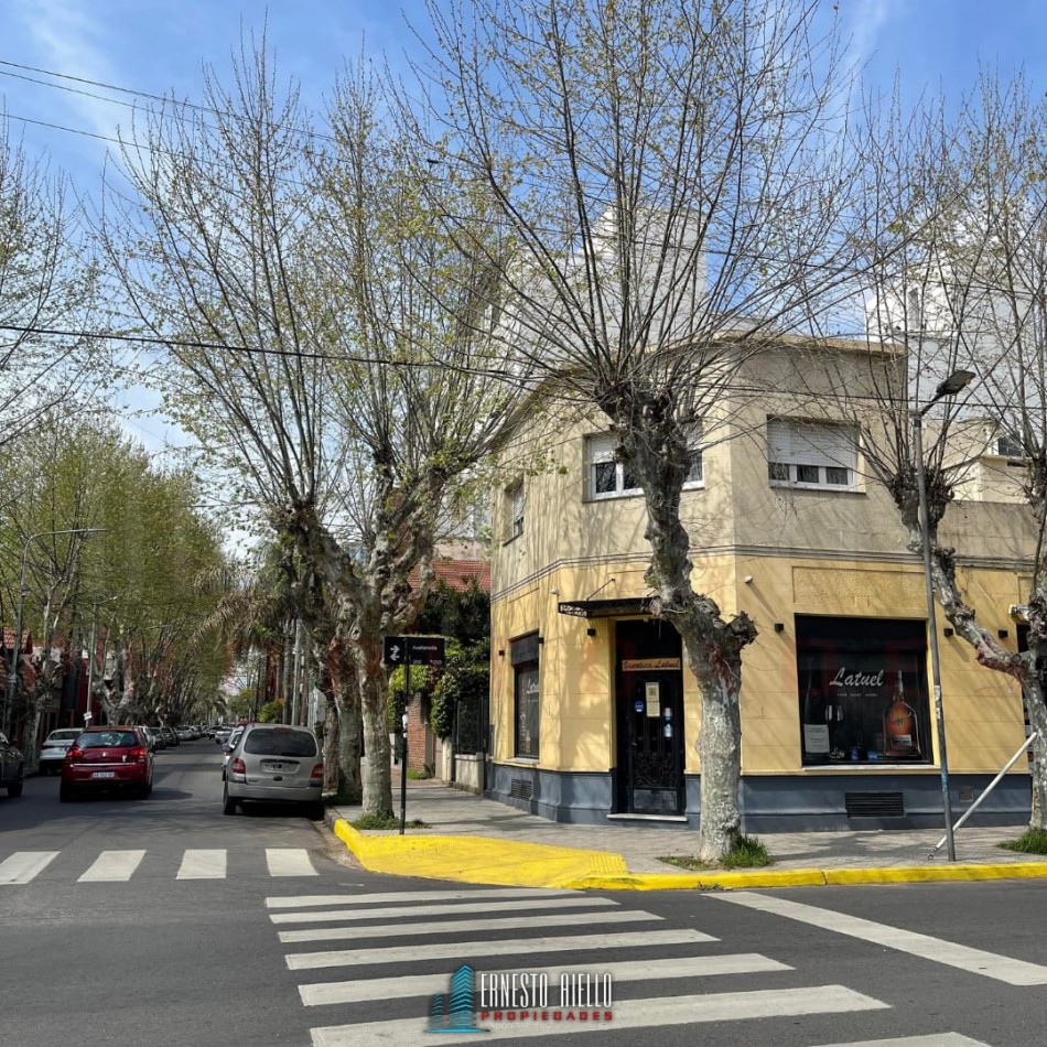 ALQUILER LOCAL COMERCIAL SUP TOT: 67m2 EN ESQUINA, BERNAL CENTRO.