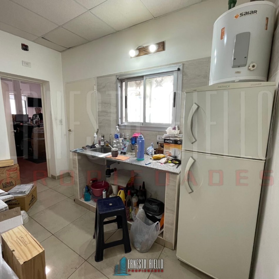 ALQUILER LOCAL COMERCIAL SUP TOT: 67m2 EN ESQUINA, BERNAL CENTRO.