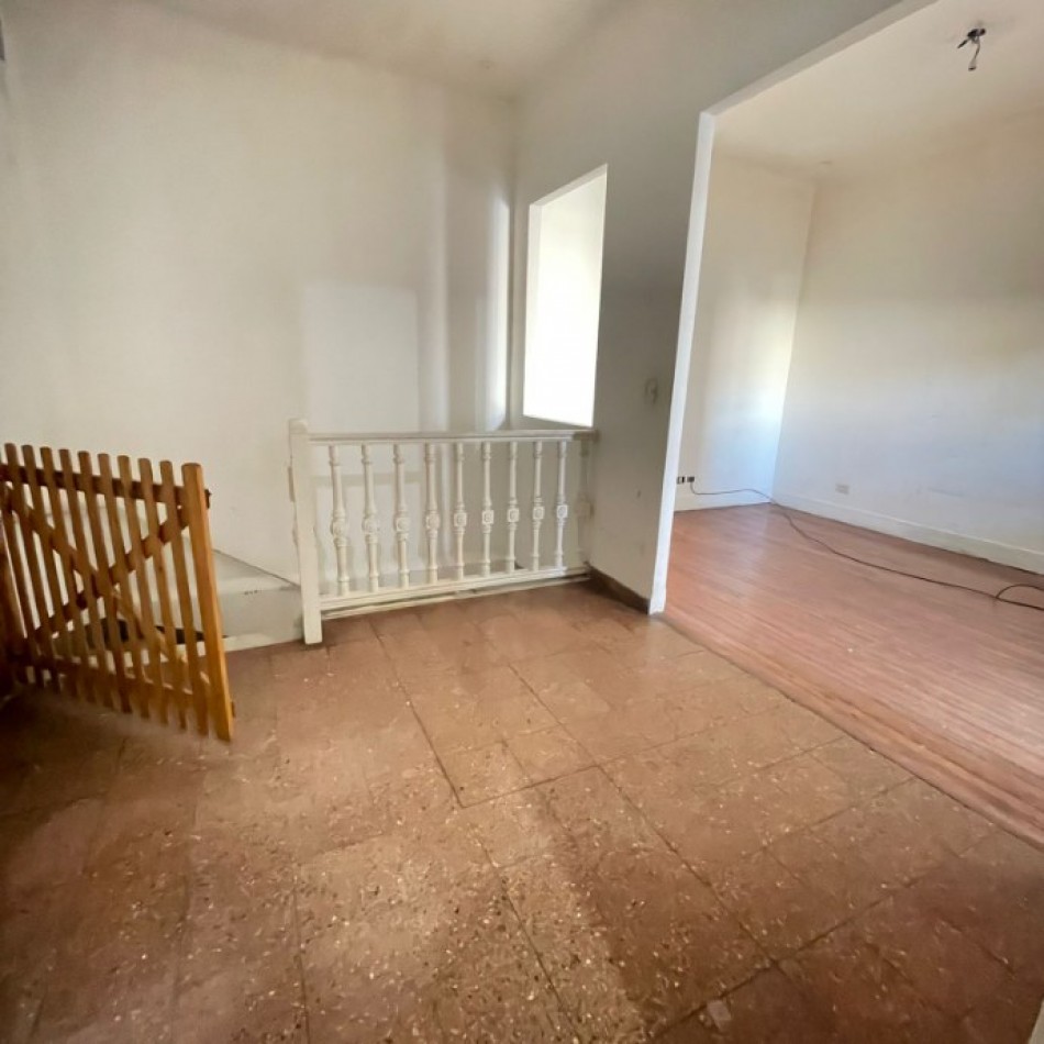 ALQUILER DEPARTAMENTO TIPO PH DE 3 AMBIENTES EN BERNAL.