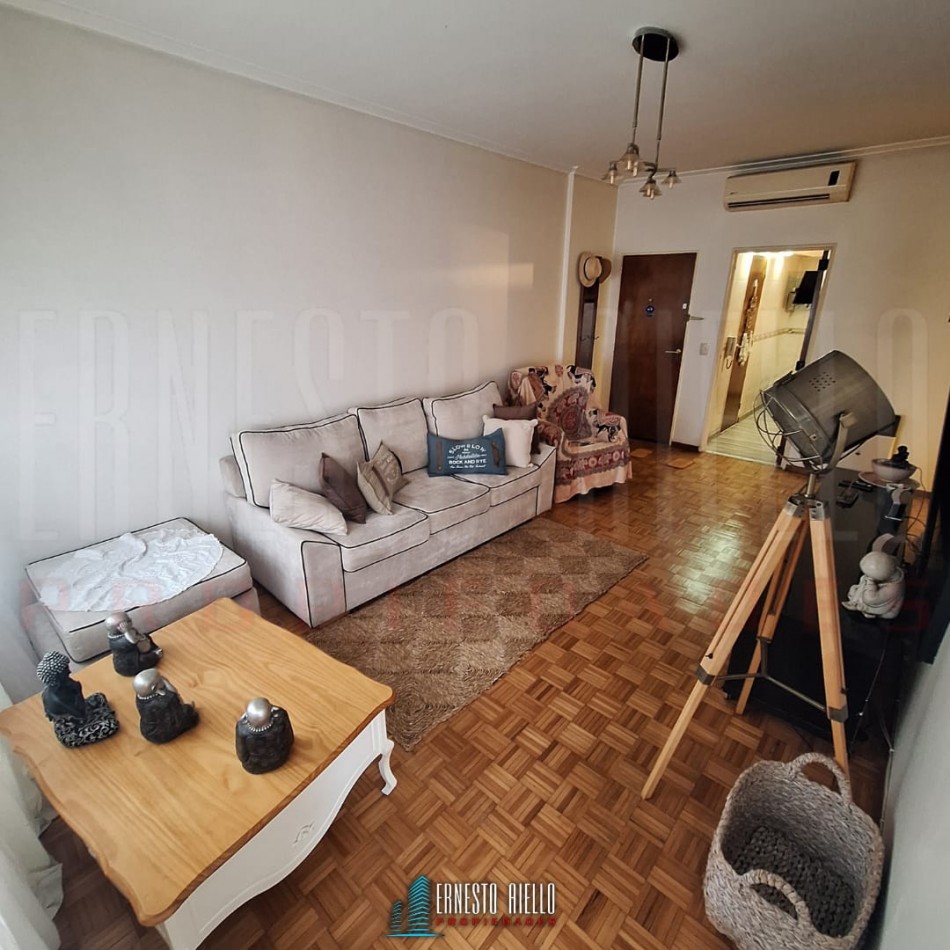 VENTA DEPARTAMENTO DE 4 AMBIENTES CON BALCON, QUILMES CENTRO.
