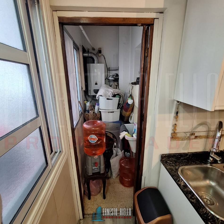 VENTA DEPARTAMENTO DE 4 AMBIENTES CON BALCON, QUILMES CENTRO.