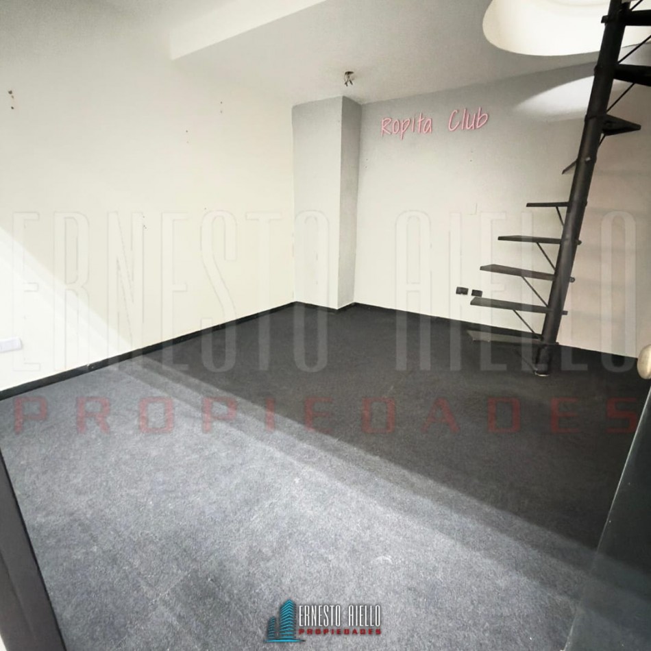 VENTA LOCAL COMERCIAL EN LA GALERIA "LA FRANCESA", QUILMES CENTRO.