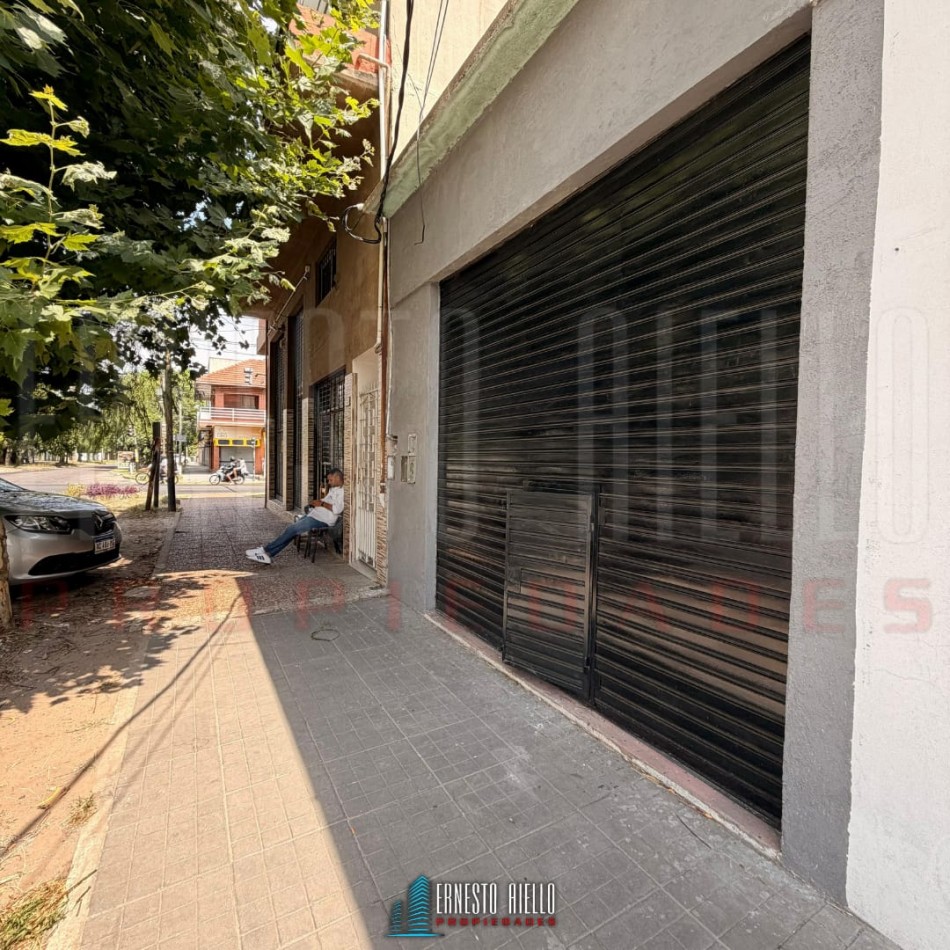 ¡ALQUILER LOCAL COMERCIAL SOBRE AVENIDA EN QUILMES OESTE!