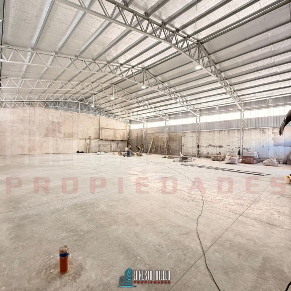 ALQUILER GALPON A ESTRENAR, MUY BUENA UBICACION FRENTE A NISSAN, QUILMES OESTE CENTRO.