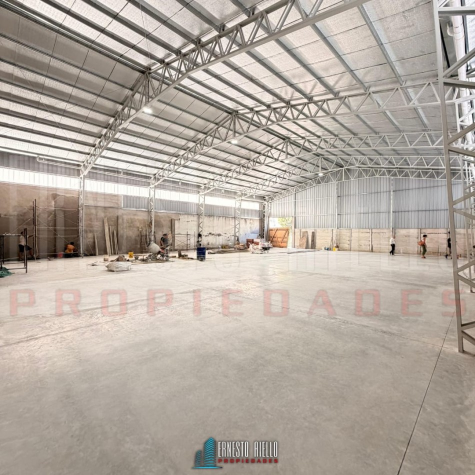 ALQUILER GALPON A ESTRENAR, MUY BUENA UBICACION FRENTE A NISSAN, QUILMES OESTE CENTRO.