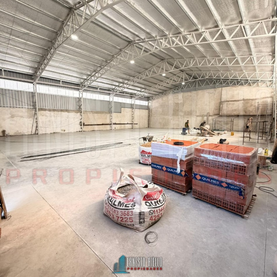 ALQUILER GALPON A ESTRENAR, MUY BUENA UBICACION FRENTE A NISSAN, QUILMES OESTE CENTRO.