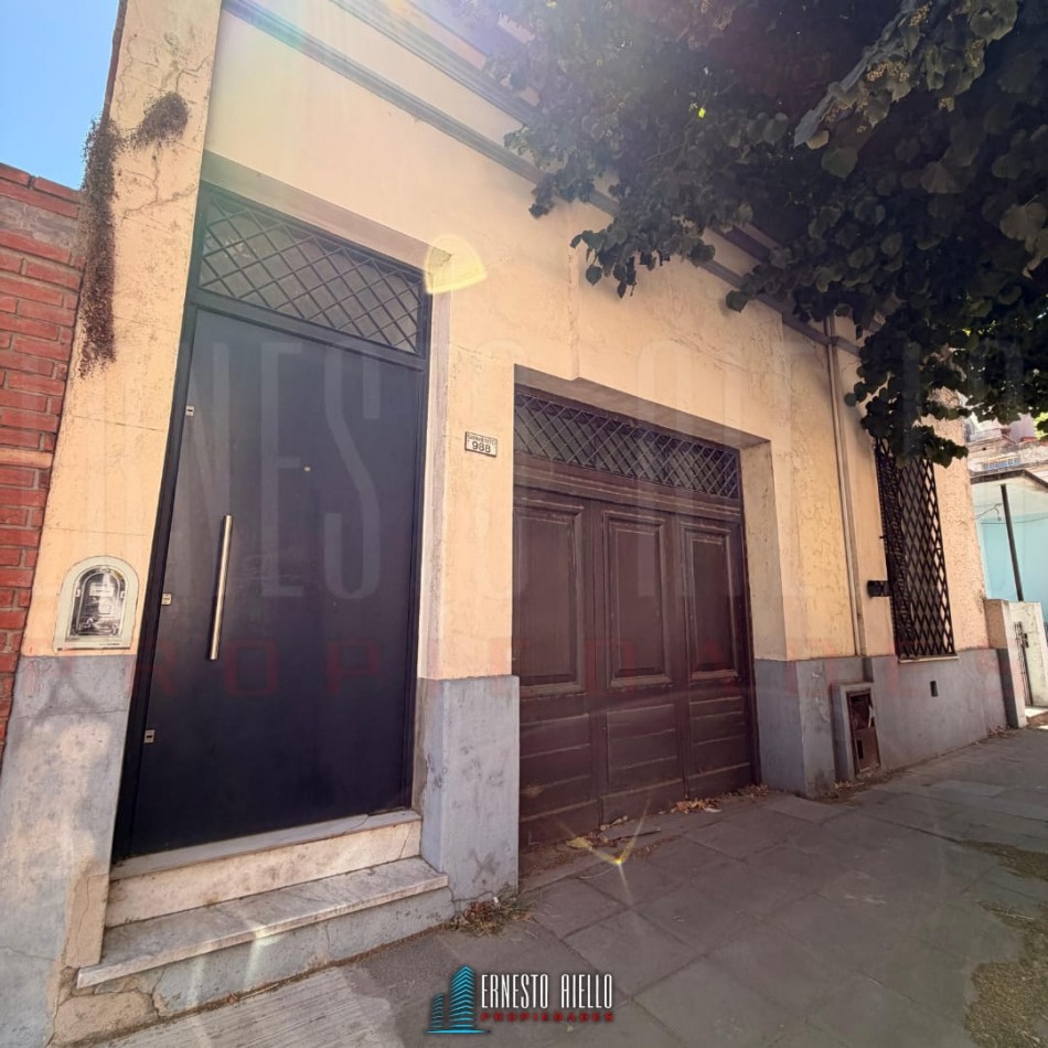 VENTA CASA IDEAL INVERSOR. SARMIENTO N° 988. MEDIDAS 9 DE FRENTE POR 28.27 DE FONDO. QUILMES CENTRO