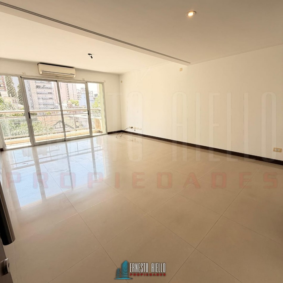 Alquiler excelente piso 4 amb en Olavarria 107. Quilmes centro.