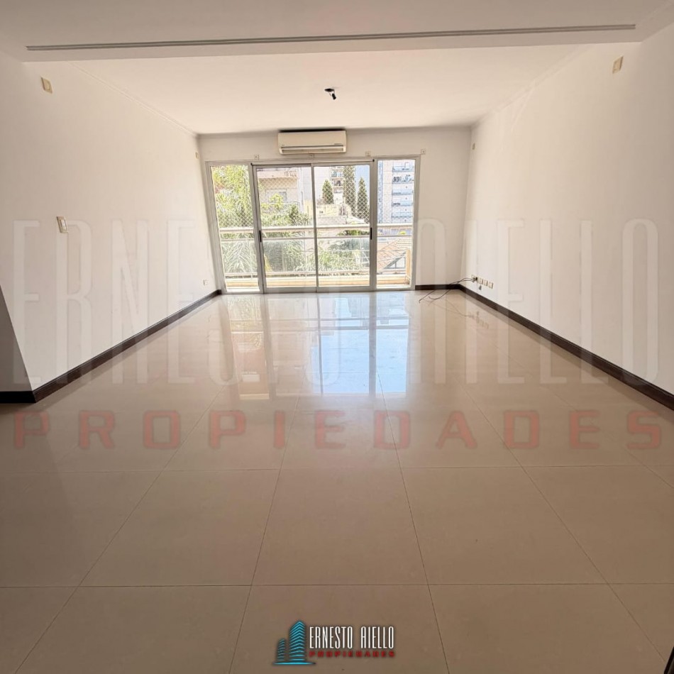 Alquiler excelente piso 4 amb en Olavarria 107. Quilmes centro.