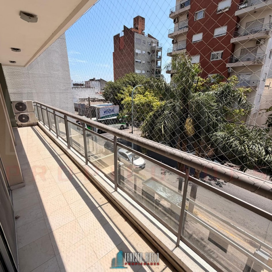 Alquiler excelente piso 4 amb en Olavarria 107. Quilmes centro.