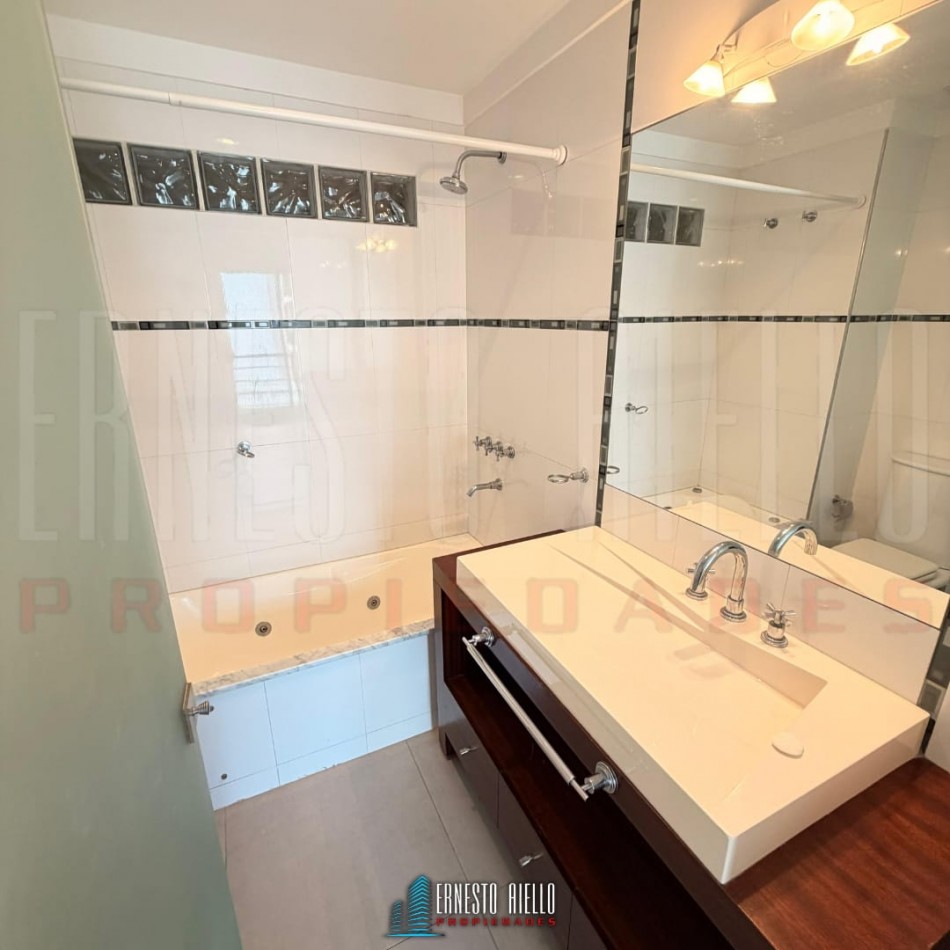 Alquiler excelente piso 4 amb en Olavarria 107. Quilmes centro.