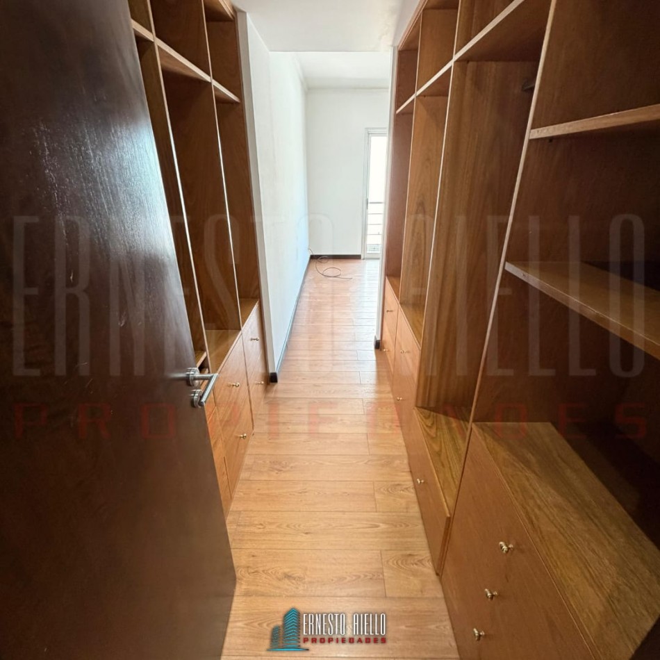 Alquiler excelente piso 4 amb en Olavarria 107. Quilmes centro.