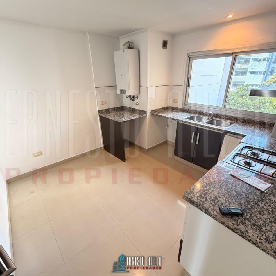 Alquiler excelente piso 4 amb en Olavarria 107. Quilmes centro.