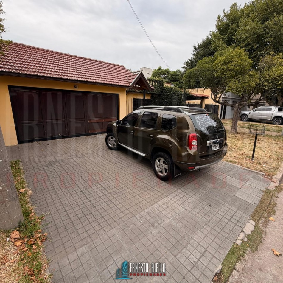 VENTA PRECIOSA CASA DE 4 AMBIENTES. QUILMES OESTE