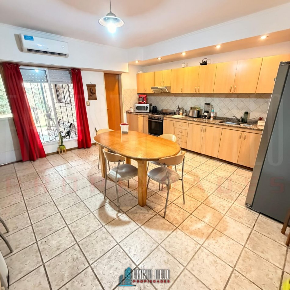 VENTA PRECIOSA CASA DE 4 AMBIENTES. QUILMES OESTE