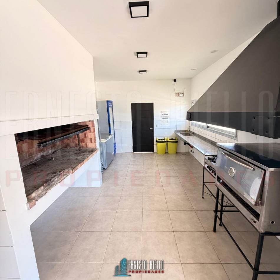 ALQUILER CASA DE 5 AMBIENTES. BARRIO LOS TRONCOS, BERAZATEGUI.