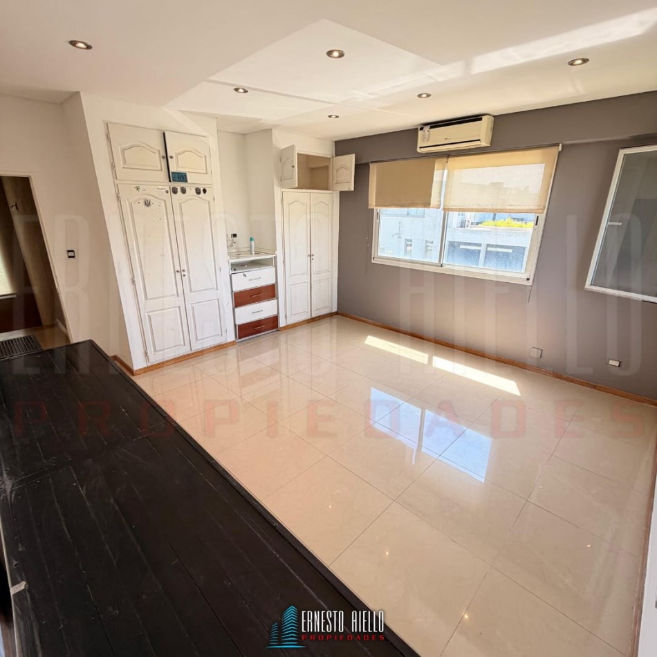 ALQUILER CASA DE 5 AMBIENTES. BARRIO LOS TRONCOS, BERAZATEGUI.