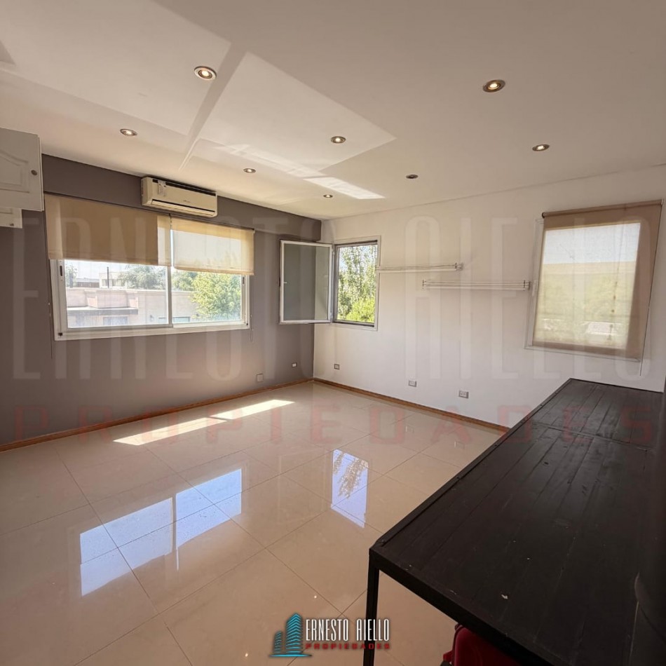 ALQUILER CASA DE 5 AMBIENTES. BARRIO LOS TRONCOS, BERAZATEGUI.