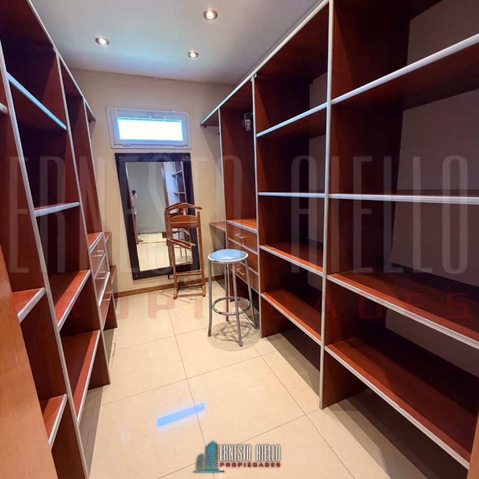 ALQUILER CASA DE 5 AMBIENTES. BARRIO LOS TRONCOS, BERAZATEGUI.