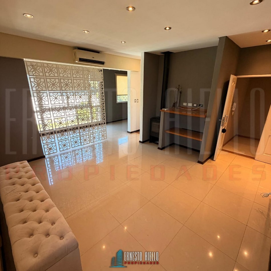 ALQUILER CASA DE 5 AMBIENTES. BARRIO LOS TRONCOS, BERAZATEGUI.