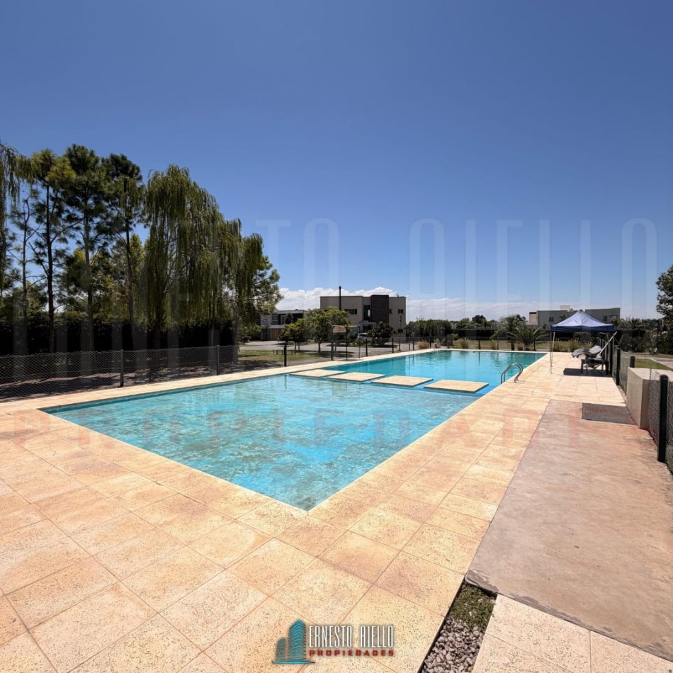 ALQUILER CASA DE 5 AMBIENTES. BARRIO LOS TRONCOS, BERAZATEGUI.