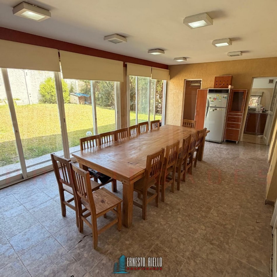 ALQUILER CASA DE 5 AMBIENTES. BARRIO LOS TRONCOS, BERAZATEGUI.